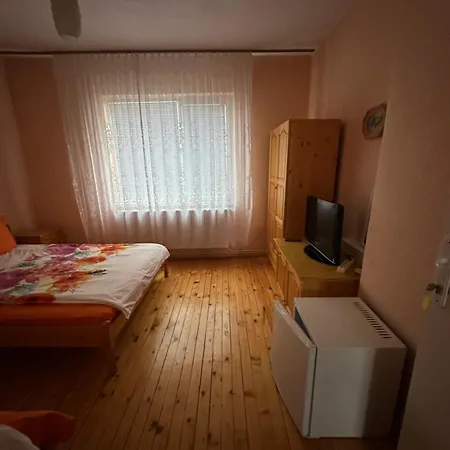 Velkovski Affittacamere *